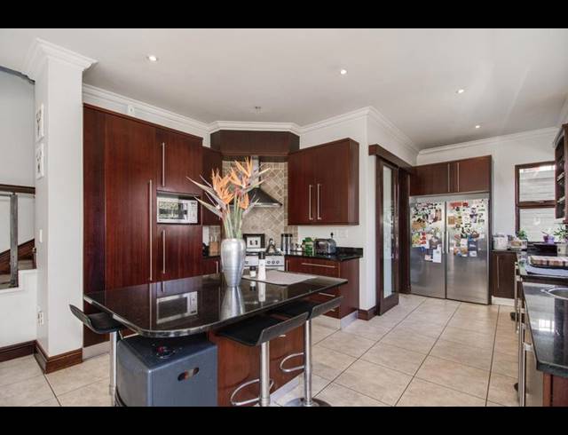 3 BEDROOM HOUSE FOR SALE IN BRYANSTON